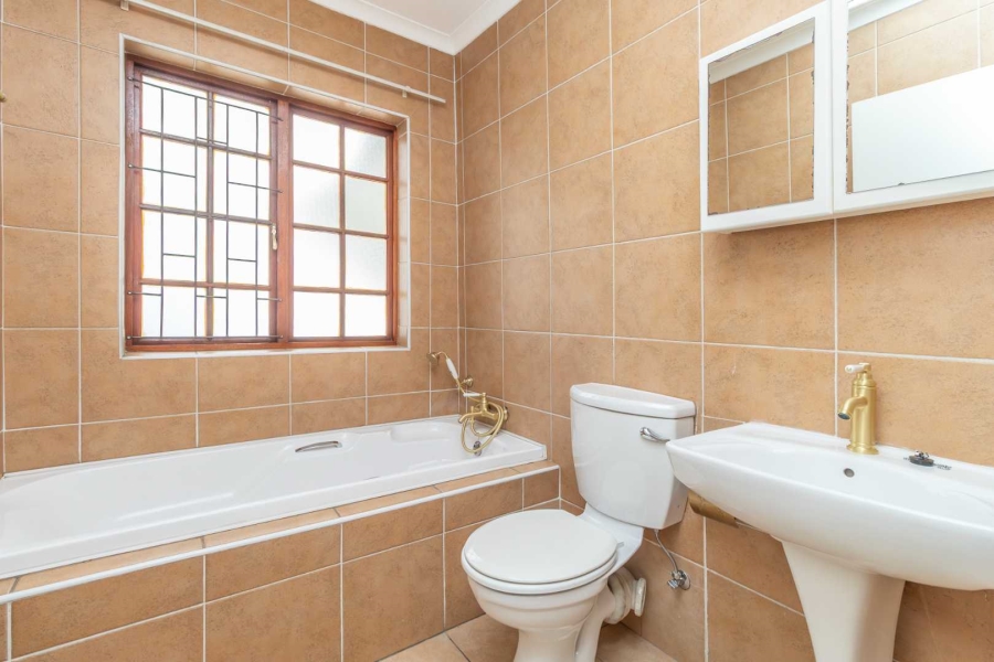 5 Bedroom Property for Sale in Barbeque Downs Gauteng