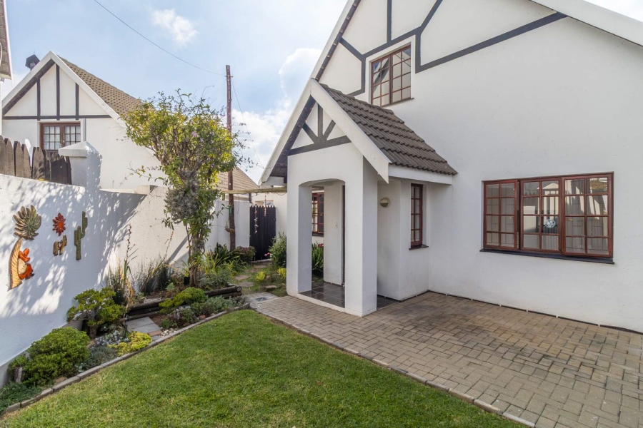 To Let 5 Bedroom Property for Rent in Barbeque Downs Gauteng
