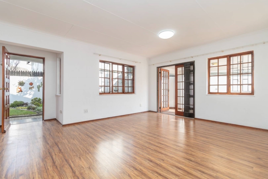 To Let 5 Bedroom Property for Rent in Barbeque Downs Gauteng