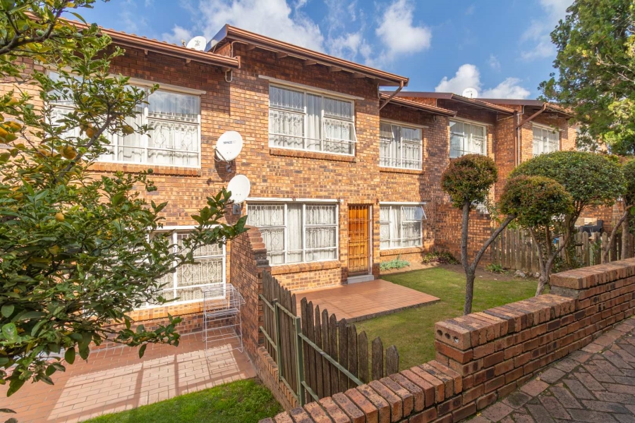 2 Bedroom Property for Sale in Vorna Valley Gauteng