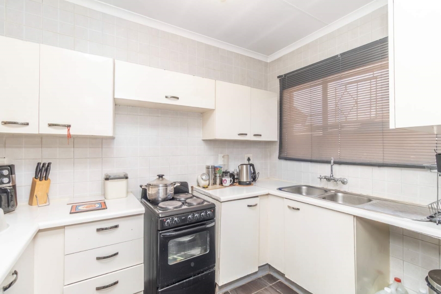 2 Bedroom Property for Sale in Vorna Valley Gauteng