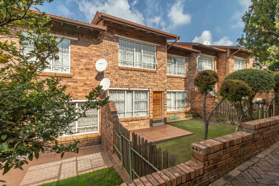 2 Bedroom Property for Sale in Vorna Valley Gauteng