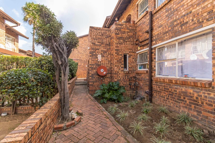 2 Bedroom Property for Sale in Vorna Valley Gauteng