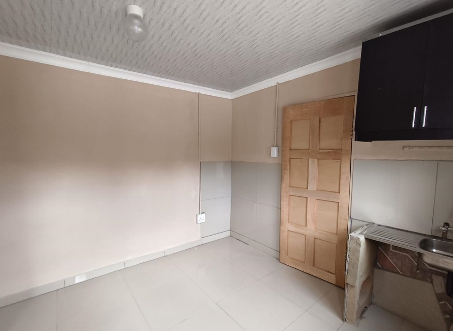 To Let 1 Bedroom Property for Rent in Maraisburg Gauteng