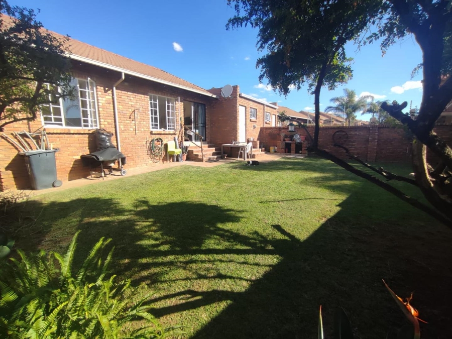 2 Bedroom Property for Sale in Amberfield Heights Gauteng