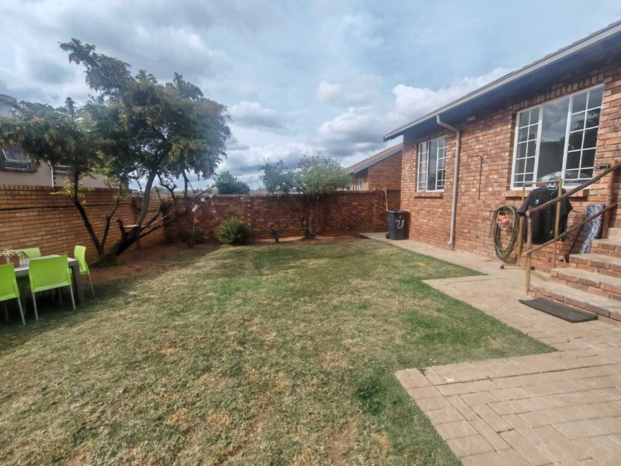2 Bedroom Property for Sale in Amberfield Heights Gauteng