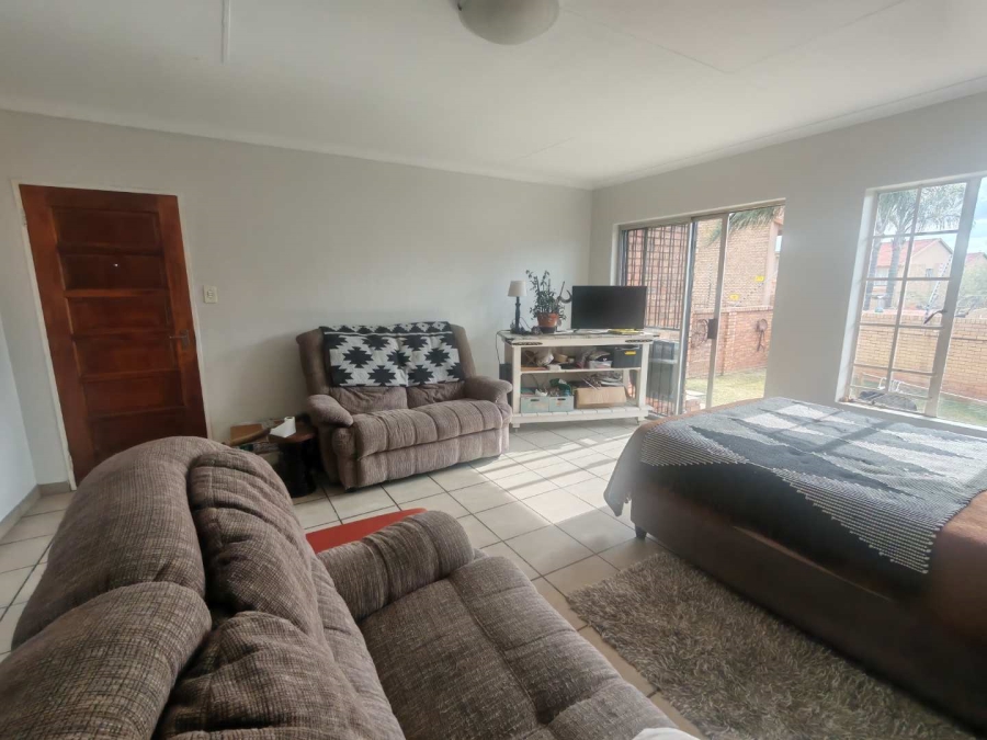2 Bedroom Property for Sale in Amberfield Heights Gauteng