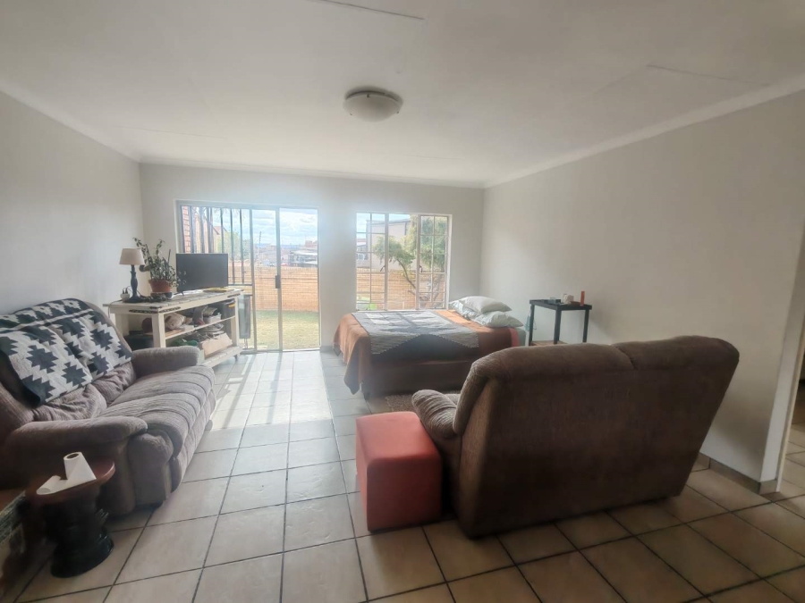 2 Bedroom Property for Sale in Amberfield Heights Gauteng