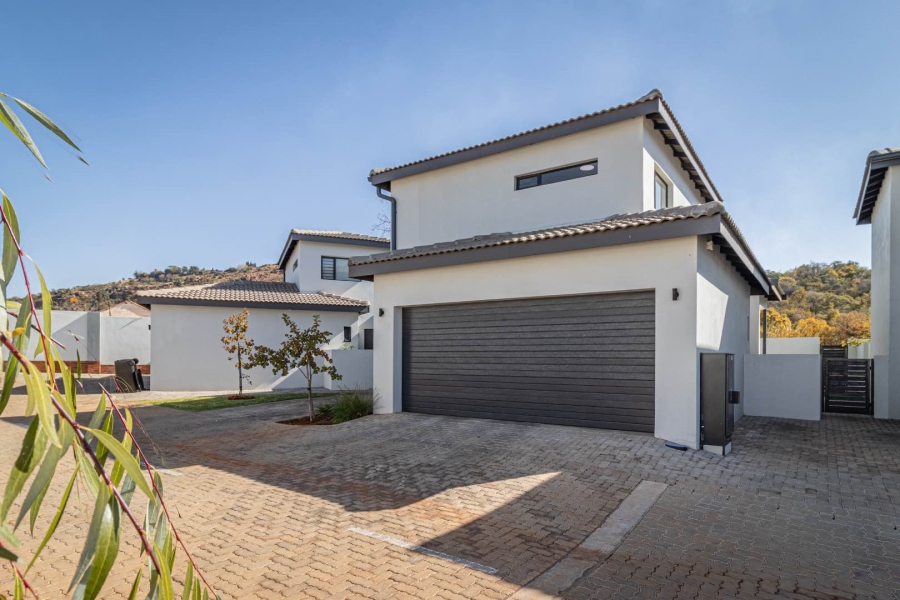 4 Bedroom Property for Sale in Little Falls Gauteng