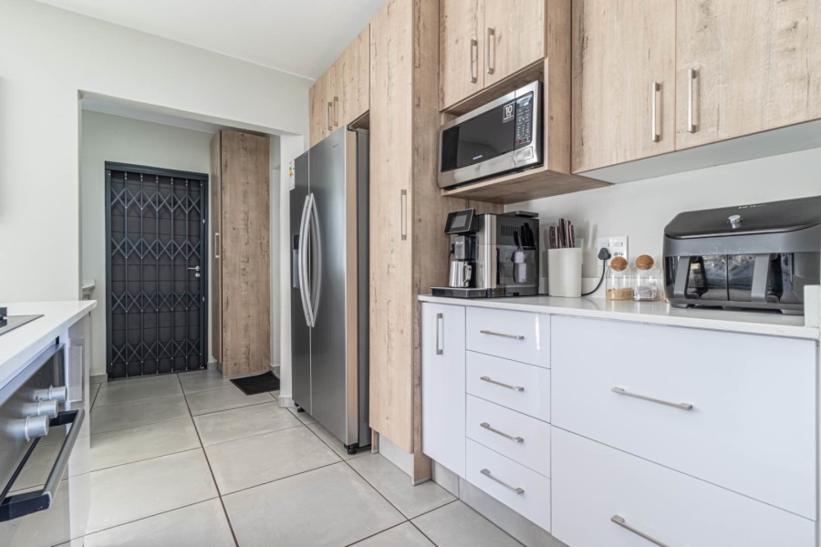 4 Bedroom Property for Sale in Little Falls Gauteng