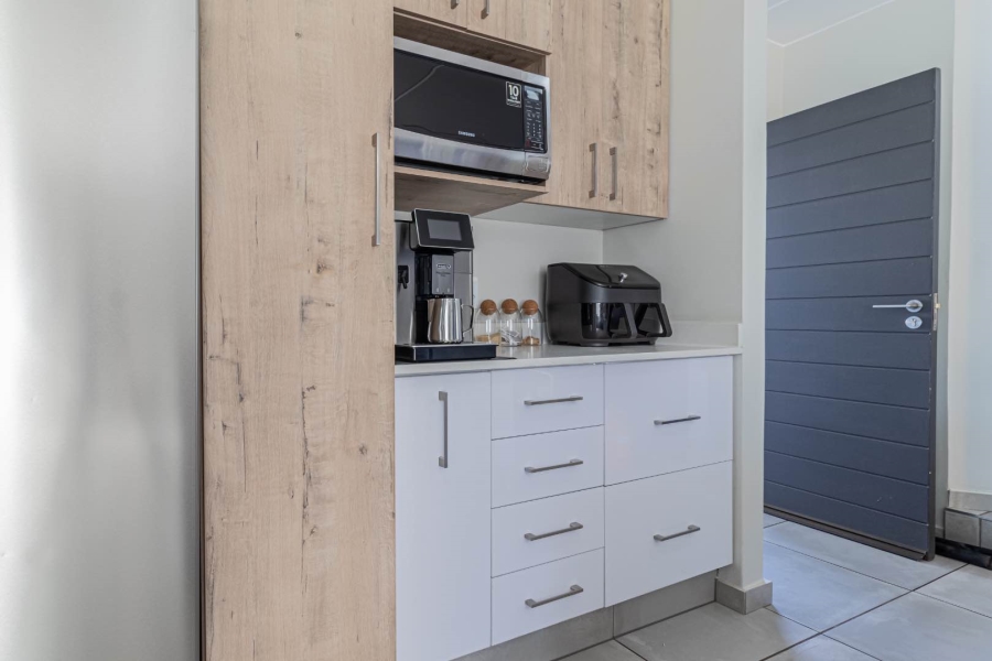 4 Bedroom Property for Sale in Little Falls Gauteng