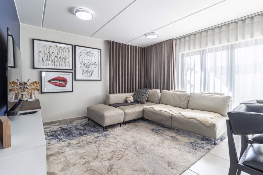 4 Bedroom Property for Sale in Little Falls Gauteng