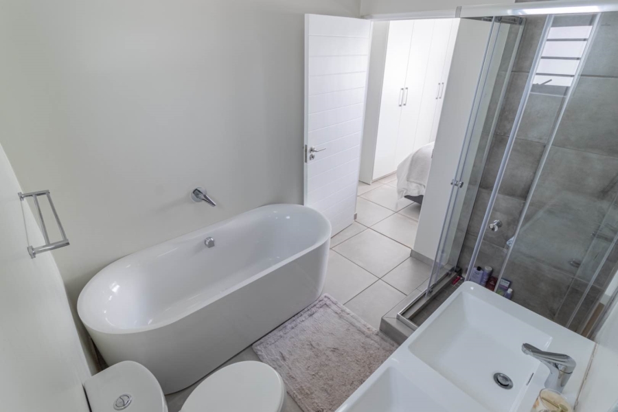 4 Bedroom Property for Sale in Little Falls Gauteng