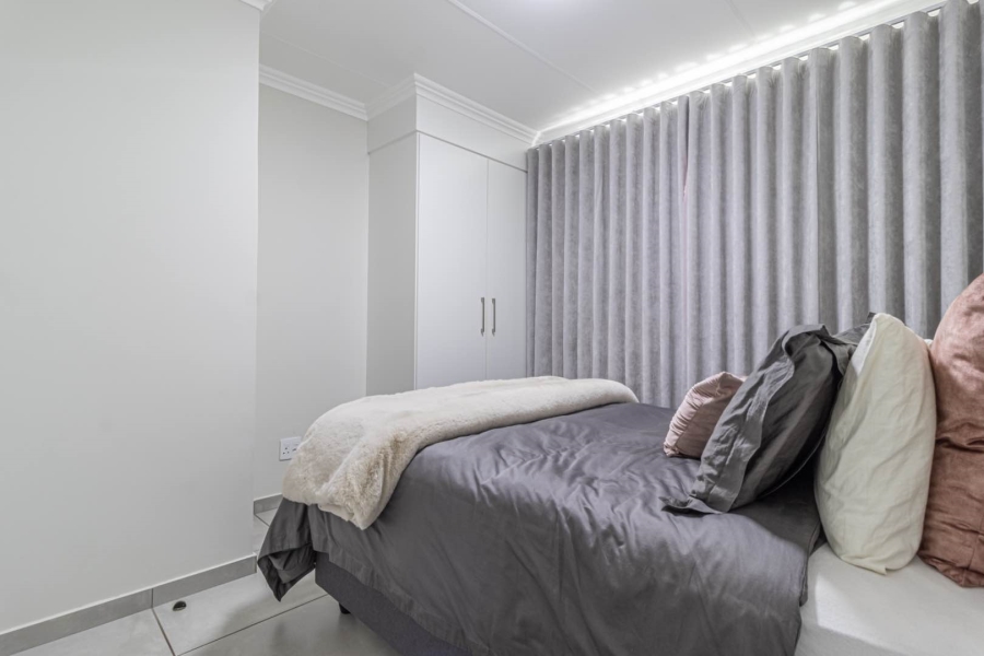 4 Bedroom Property for Sale in Little Falls Gauteng