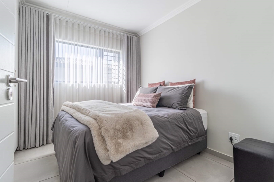 4 Bedroom Property for Sale in Little Falls Gauteng