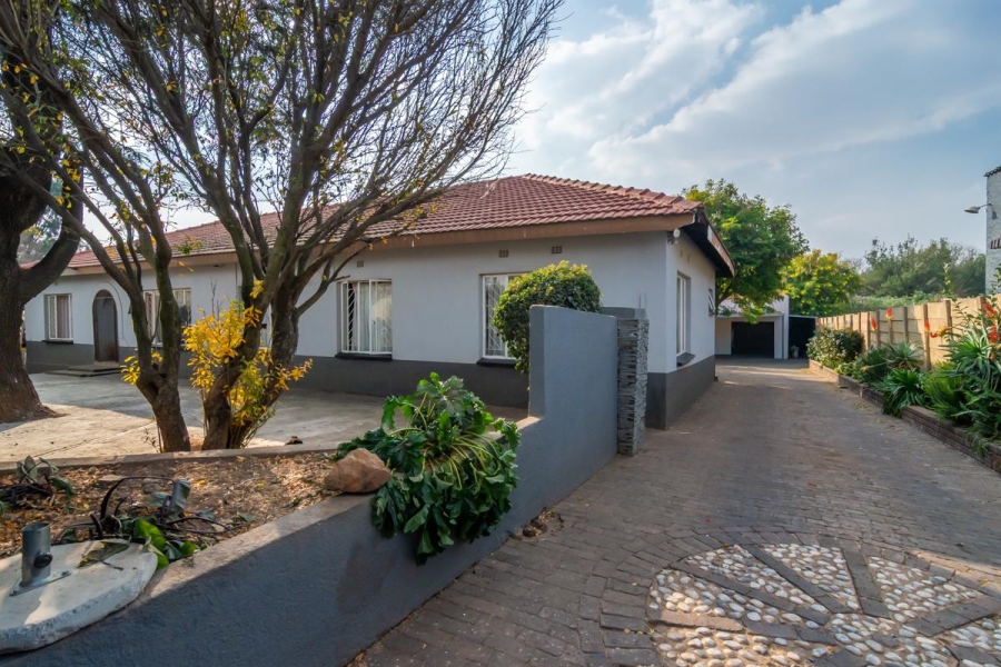 4 Bedroom Property for Sale in Florida Gauteng
