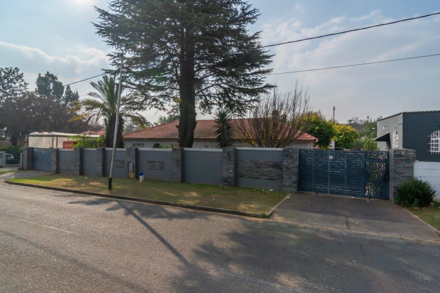 4 Bedroom Property for Sale in Florida Gauteng