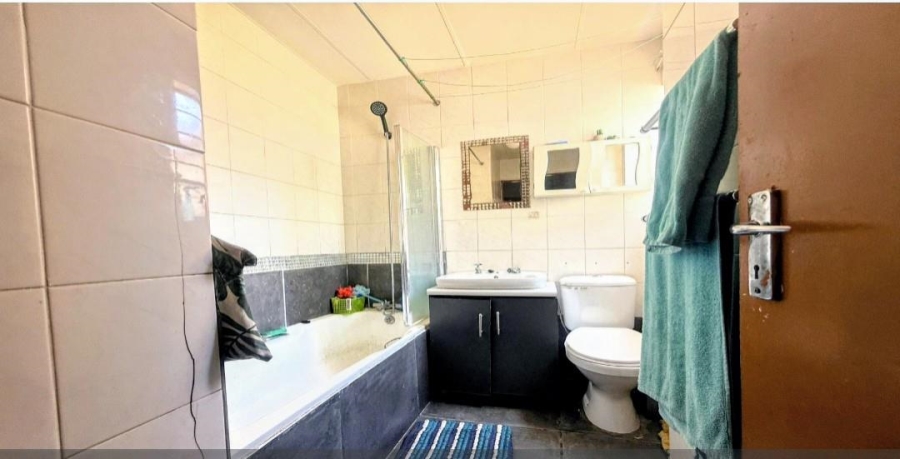 3 Bedroom Property for Sale in Ridgeway Gauteng