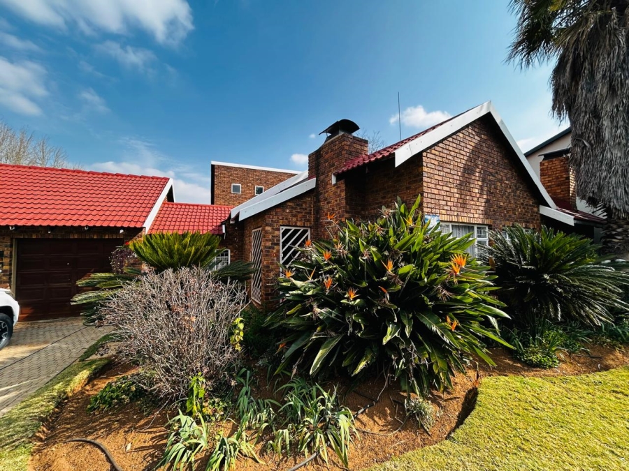 4 Bedroom Property for Sale in Jordaan Park Gauteng