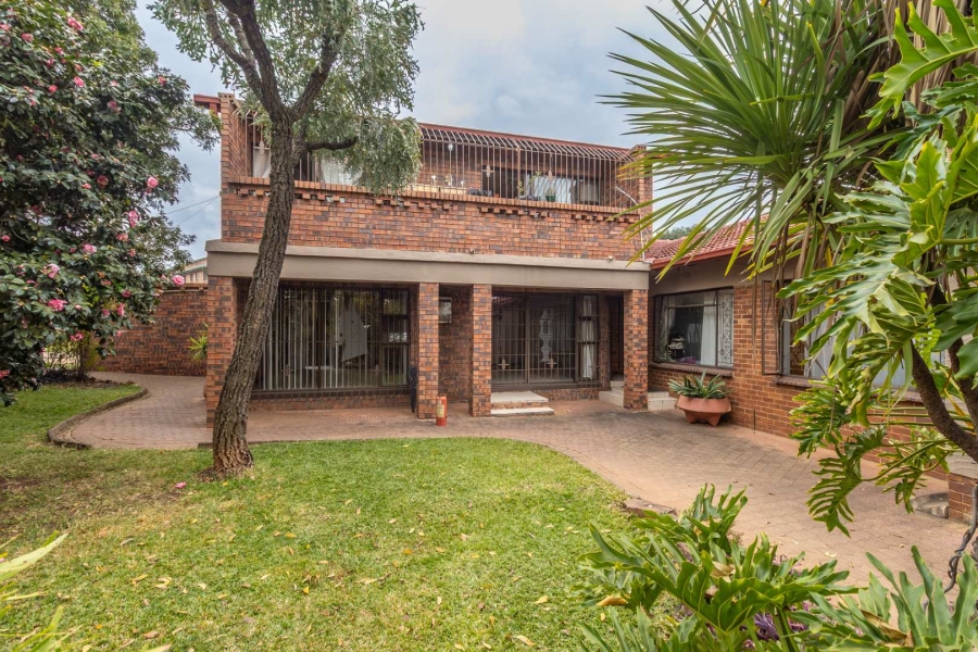 7 Bedroom Property for Sale in Weltevreden Park Gauteng