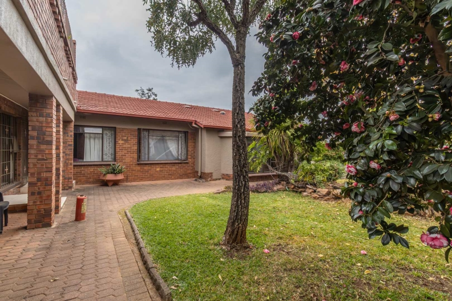7 Bedroom Property for Sale in Weltevreden Park Gauteng