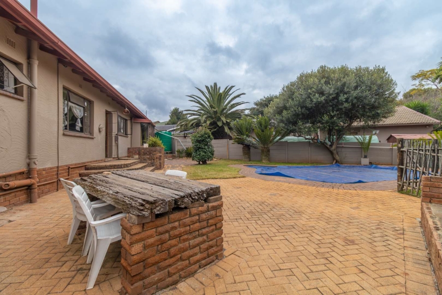 7 Bedroom Property for Sale in Weltevreden Park Gauteng