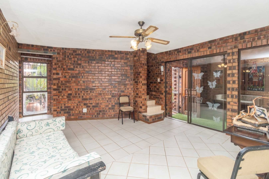 7 Bedroom Property for Sale in Weltevreden Park Gauteng