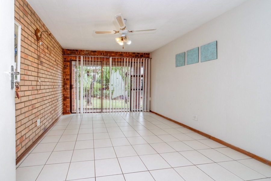7 Bedroom Property for Sale in Weltevreden Park Gauteng
