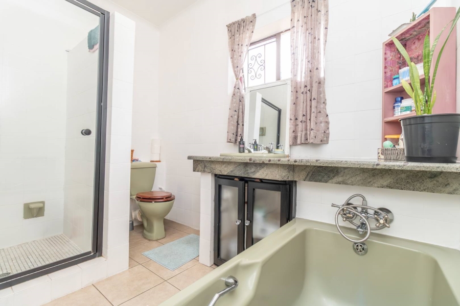 7 Bedroom Property for Sale in Weltevreden Park Gauteng