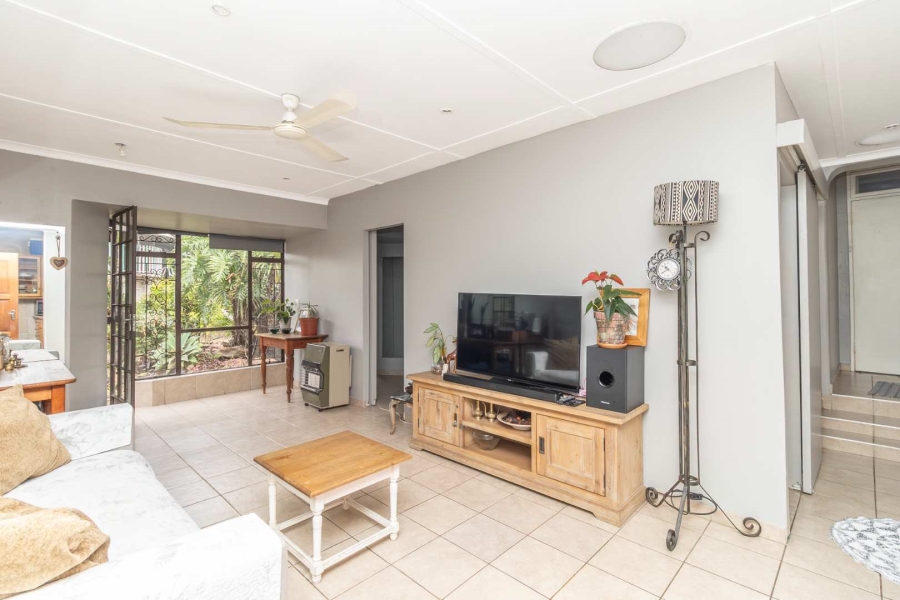 7 Bedroom Property for Sale in Weltevreden Park Gauteng