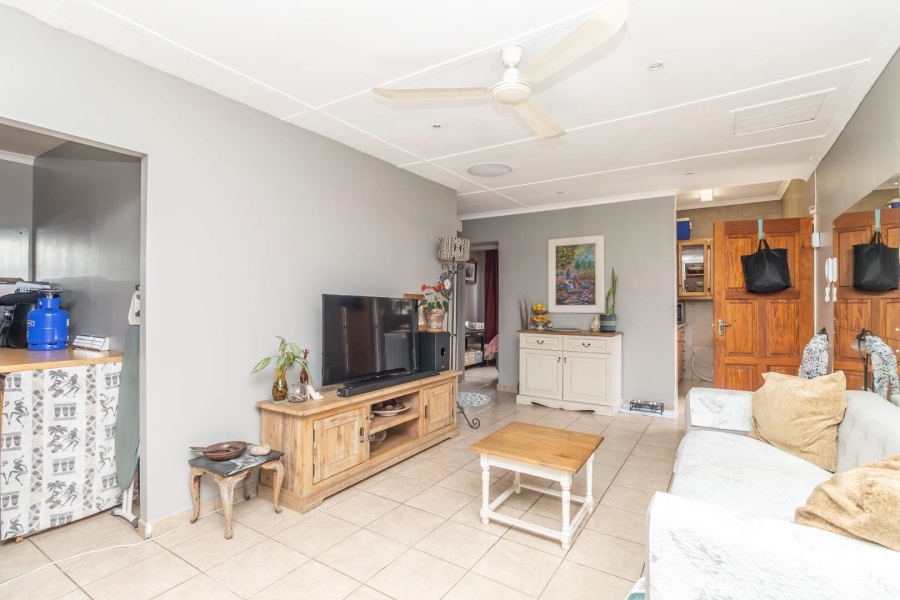 7 Bedroom Property for Sale in Weltevreden Park Gauteng