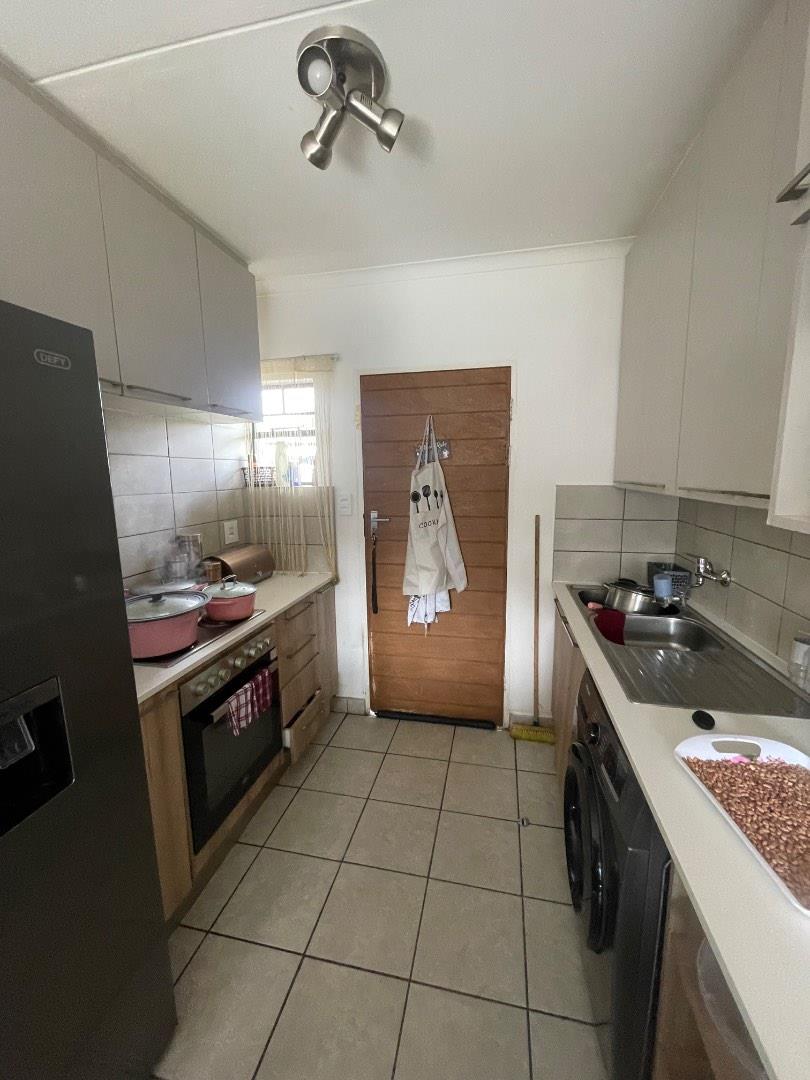 To Let 4 Bedroom Property for Rent in Esther Park Gauteng