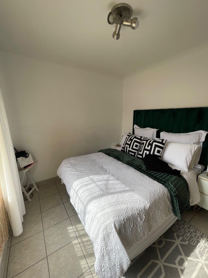To Let 4 Bedroom Property for Rent in Esther Park Gauteng