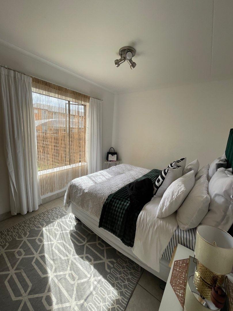 To Let 4 Bedroom Property for Rent in Esther Park Gauteng
