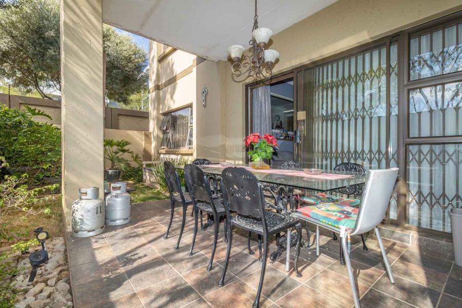 2 Bedroom Property for Sale in Lonehill Gauteng