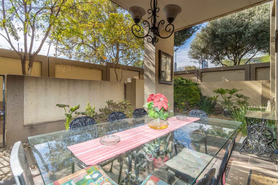 2 Bedroom Property for Sale in Lonehill Gauteng