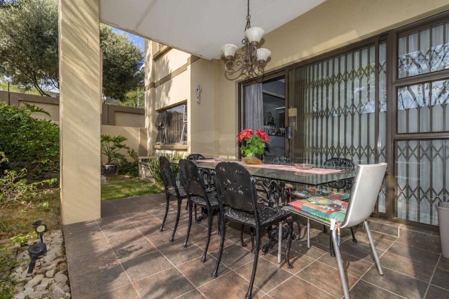 2 Bedroom Property for Sale in Lonehill Gauteng