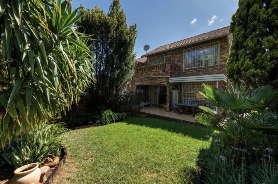 3 Bedroom Property for Sale in Bassonia Gauteng