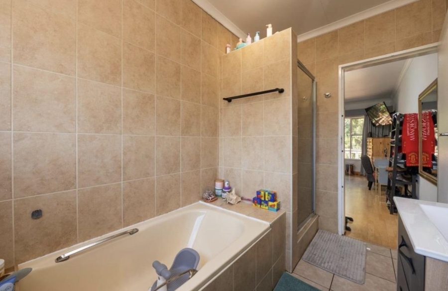 3 Bedroom Property for Sale in Bassonia Gauteng