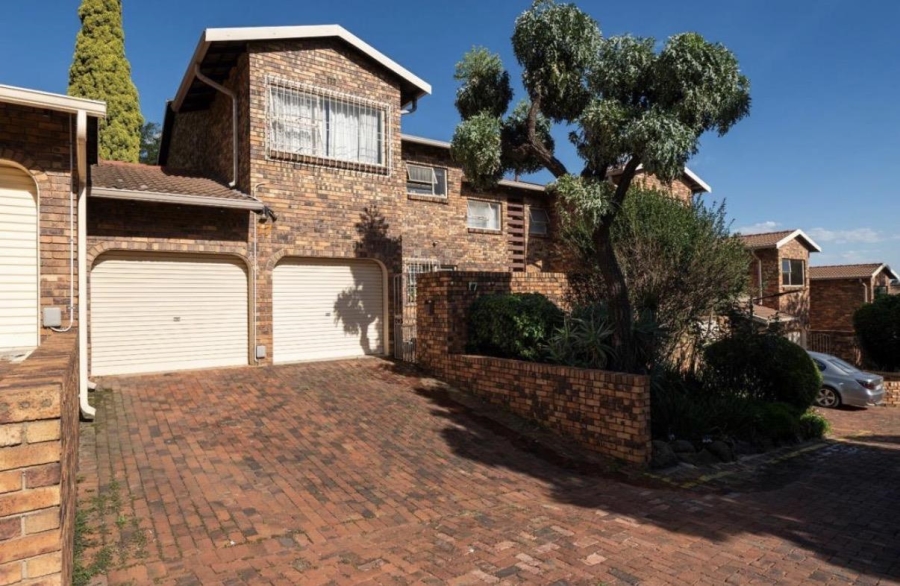 3 Bedroom Property for Sale in Bassonia Gauteng
