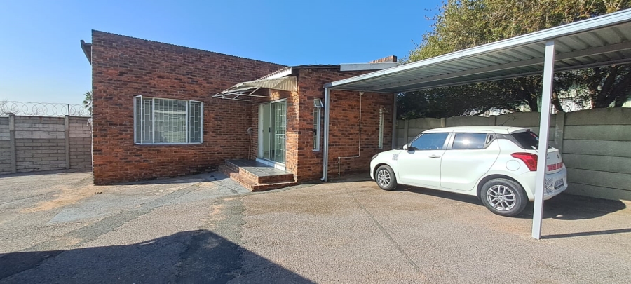 To Let 1 Bedroom Property for Rent in Elandspark Gauteng