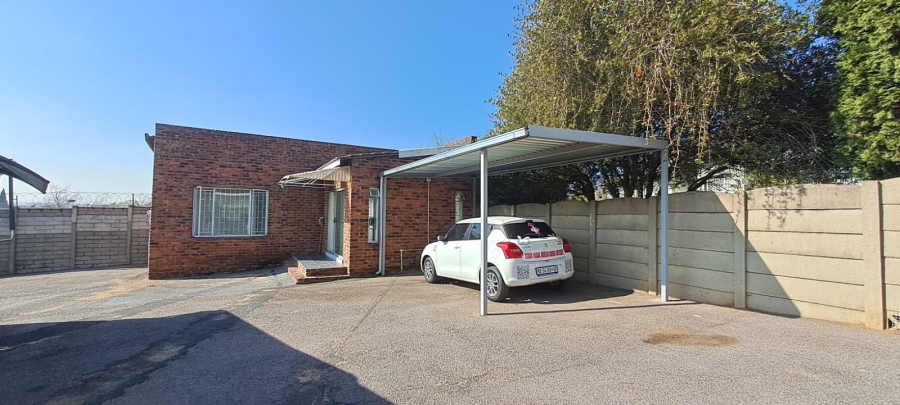 To Let 1 Bedroom Property for Rent in Elandspark Gauteng