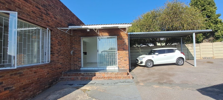To Let 1 Bedroom Property for Rent in Elandspark Gauteng