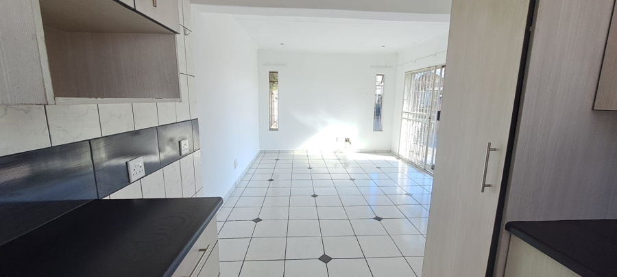 To Let 1 Bedroom Property for Rent in Elandspark Gauteng