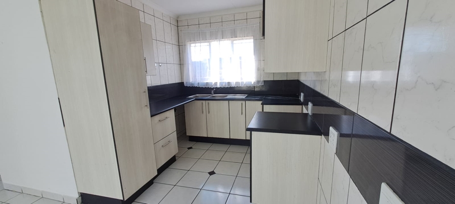 To Let 1 Bedroom Property for Rent in Elandspark Gauteng