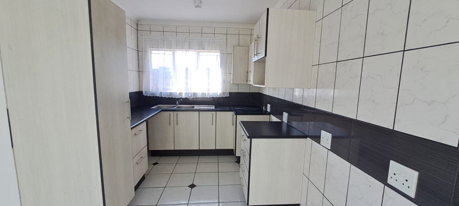 To Let 1 Bedroom Property for Rent in Elandspark Gauteng