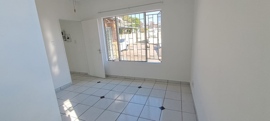 To Let 1 Bedroom Property for Rent in Elandspark Gauteng