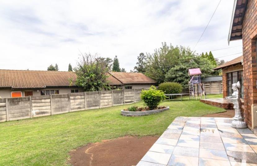 4 Bedroom Property for Sale in Albertsdal Gauteng