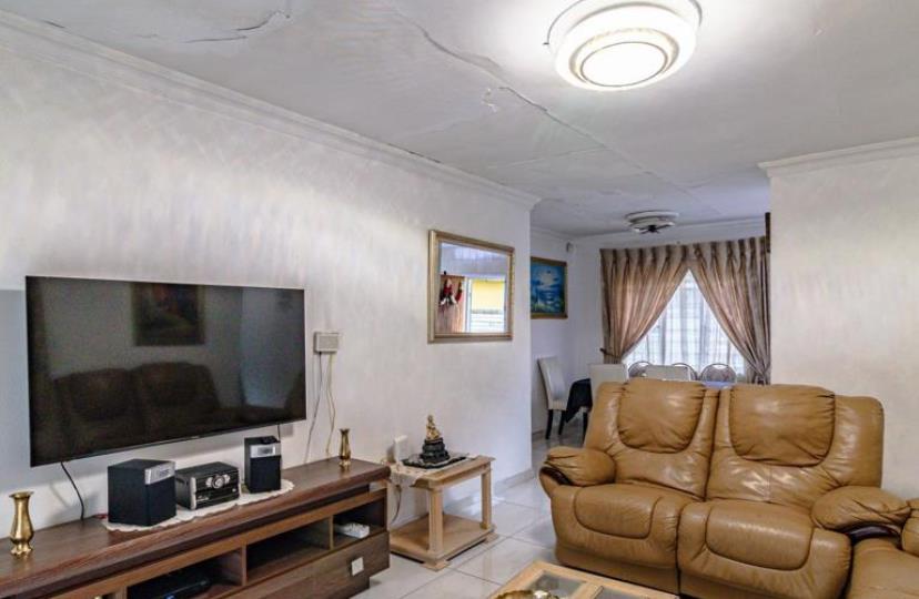 4 Bedroom Property for Sale in Albertsdal Gauteng