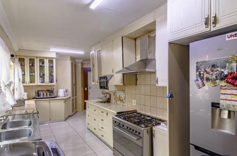 4 Bedroom Property for Sale in Albertsdal Gauteng